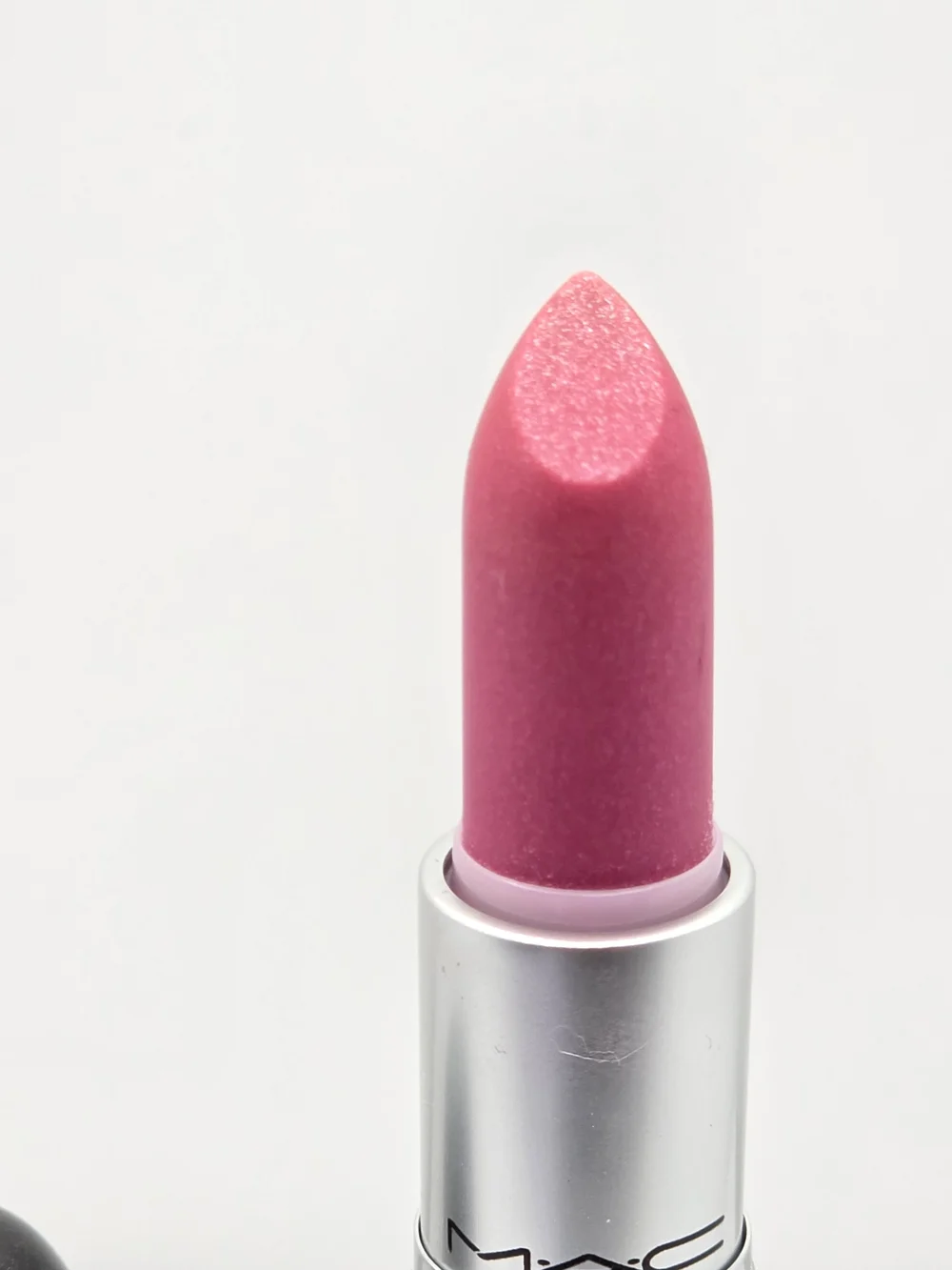DISCONTINUED MAC LUSTRE LIPSTICK- 